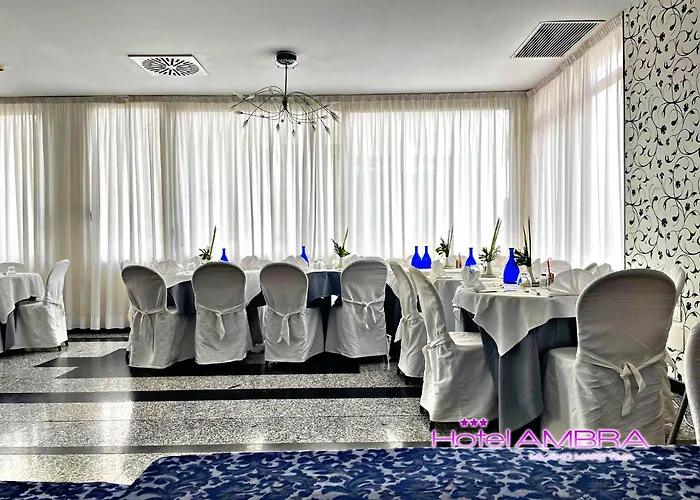 Ambra - Fronte Mare - Vicinissimi Al Centro Milano Marittima