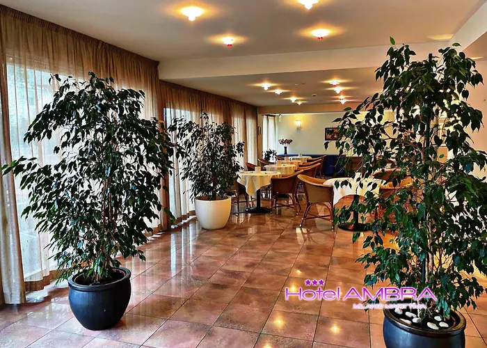 Ambra - Fronte Mare - Vicinissimi Al Centro Otel Milano Marittima