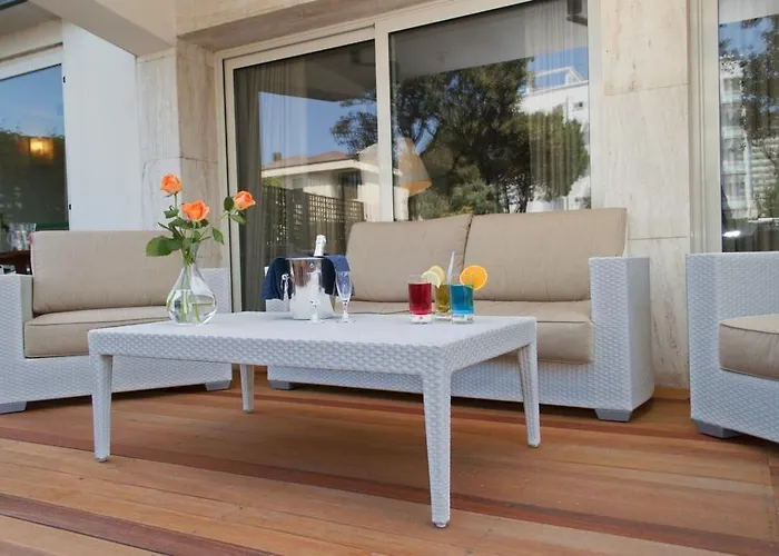 Ambra - Fronte Mare - Vicinissimi Al Centro Otel 3*