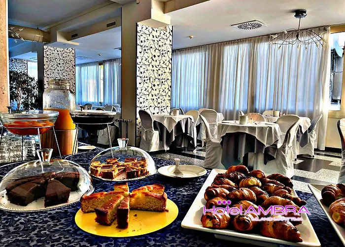 Ambra - Fronte Mare - Vicinissimi Al Centro 3* Milano Marittima