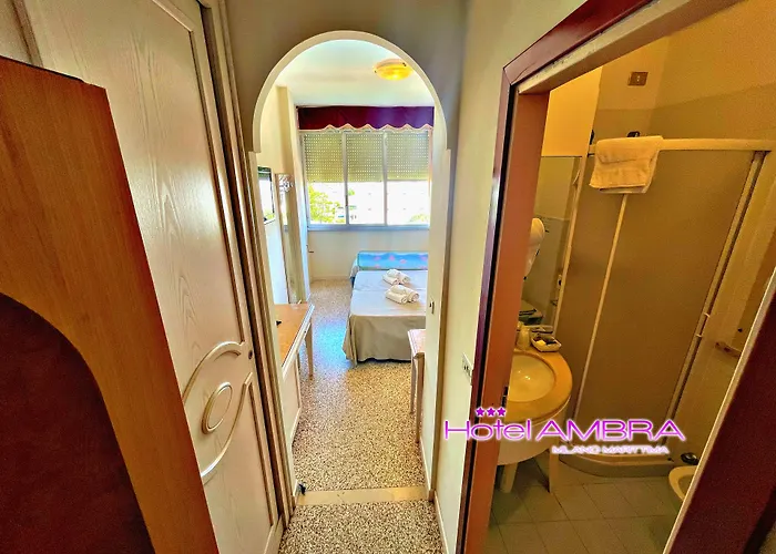 Ambra - Fronte Mare - Vicinissimi Al Centro 3*