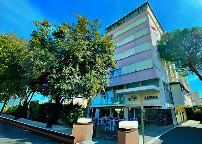 Ambra - Fronte Mare - Vicinissimi Al Centro Otel Milano Marittima