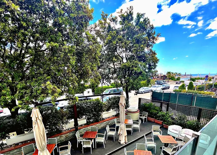 Ambra - Fronte Mare - Vicinissimi Al Centro Hotel