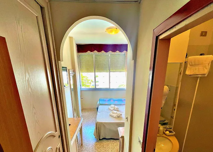 Ambra - Fronte Mare - Vicinissimi Al Centro Milano Marittima