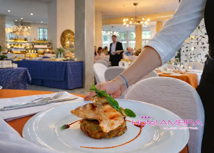 Ambra - Fronte Mare - Vicinissimi Al Centro Milano Marittima