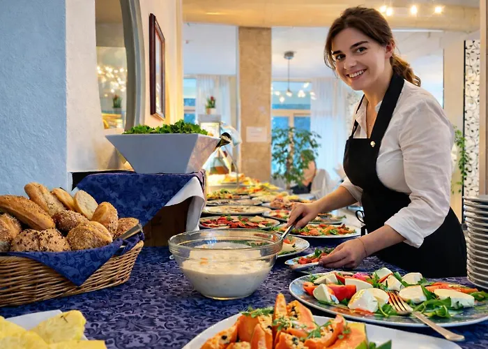 Otel Ambra - Fronte Mare - Vicinissimi Al Centro 3*