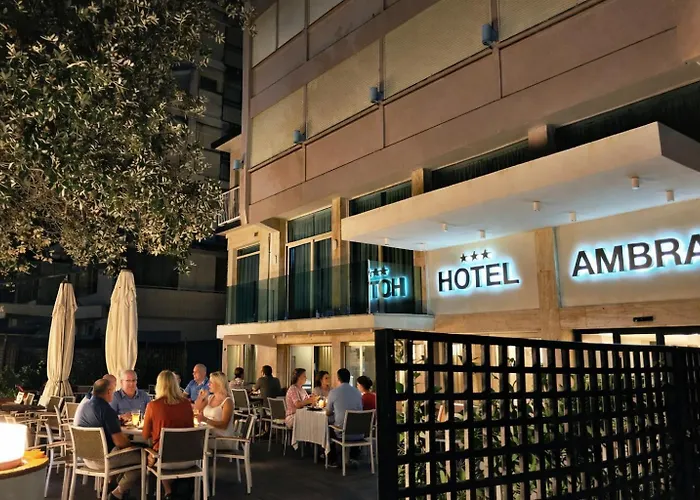 Otel Ambra - Fronte Mare - Vicinissimi Al Centro 3*