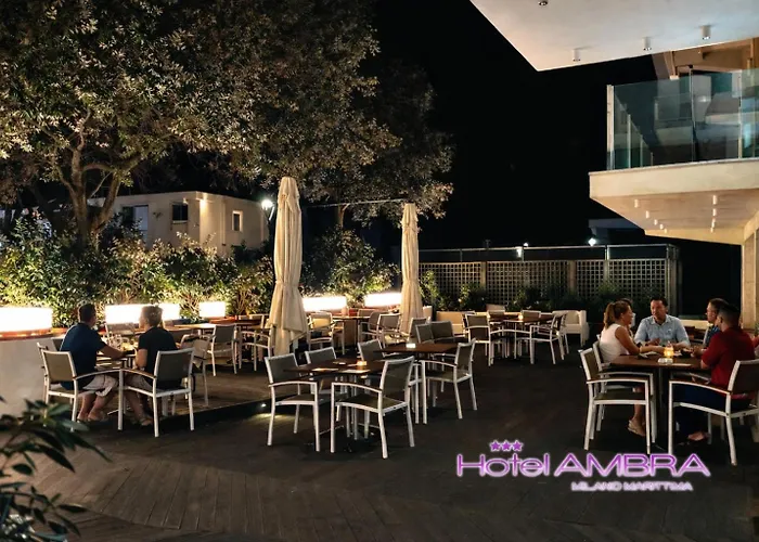 Otel Ambra - Fronte Mare - Vicinissimi Al Centro
