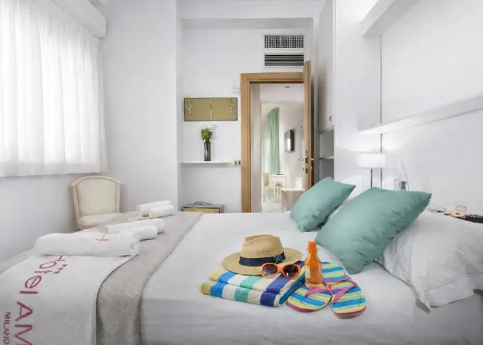 Hotel Ambra - Fronte Mare - Vicinissimi Al Centro 3*